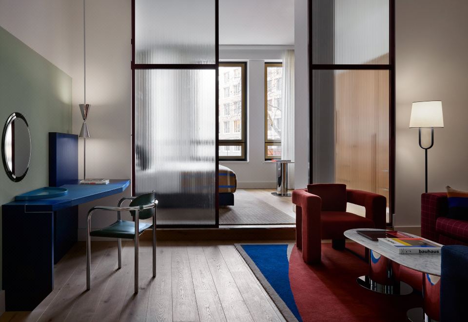 1. 킴튼 메인 프랑..