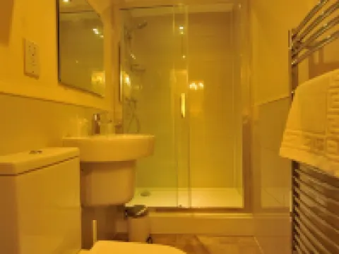 Gail's Guest House Hotels in Barry