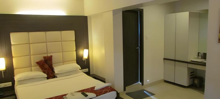 Hotel Mourya Residency Hotels in Thane