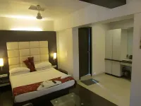 Hotel Mourya Residency - bar