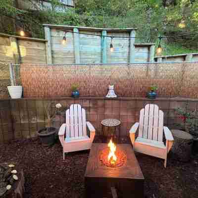 Humboldt Haven: Gorgeous Home for 13 w Gardens, Firepits, Forest & Bay Views Hotel Exterior