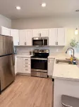 Good Vibes 2-Bedroom Apartment in Waukee - Central Location & Modern Comforts