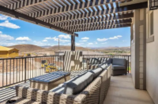 Luxury 5BR Wellness Retreat w/ Private Pool, Hot Tub & Cold Plunge Near Zion