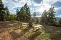 Family-Friendly Modern Cabin with Spectacular Views