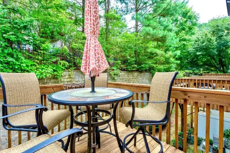 Kamp Koral - Walk to Umstead; 5 Mi. to Airport; Lenovo Center; 2 Kings; Quiet