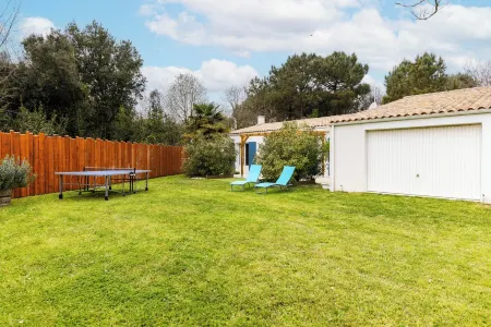 House 3 minutes walk from the beach Отели рядом с достопримечательностью «Mer et Soleil - Camping Siblu»