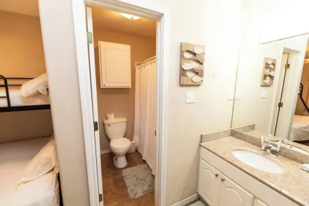 Whiskey Bay Lodge #5 Отели в г. Плакеминс Пэриш