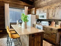 The Cozy Cove-Updated Cabin-Island Park