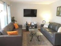 Entire house with 3 bedroom/1.5 bath Hotels in Griffin