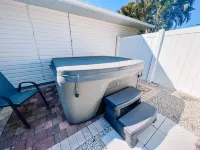 Cozy Home in Heart of Estero