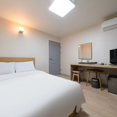 Yangpyeong Blue Hill Motel Dumulmeori Branch Отели рядом с достопримечательностью «Храм Суджонса»