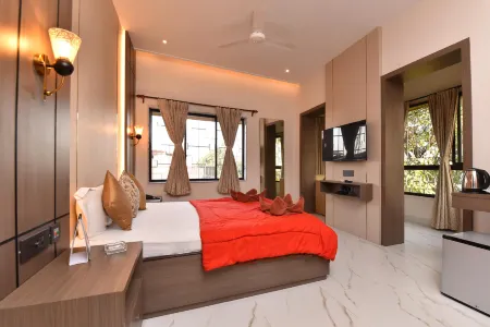 Basera Guest House Отели рядом с достопримечательностью «Кладбище Юг Парк стрит»