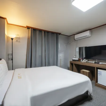 Jeonju Uadong Scent Отели рядом со станцией Станция Jeonju