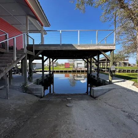 Hackberry Hooker - Private Canal