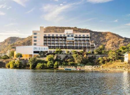 Via Lakhela Resort & Spa Отели в г. Раджсаманд