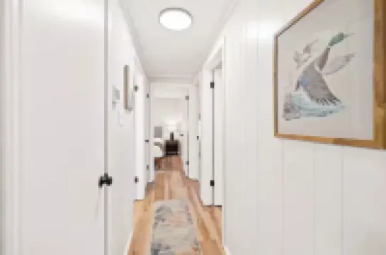 10 Min to NRG Park with Private Deck, Movie Nights & Fire Pit