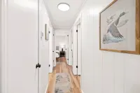 10 Min to NRG Park with Private Deck, Movie Nights & Fire Pit