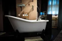 Ratiu House Hotels in Turda