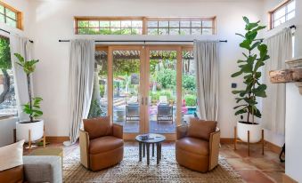 Lux - Historic Tennis Club Enclave - King Beds