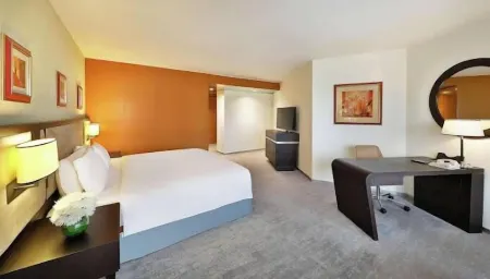 Nordhaus Suites Gardens and Tours