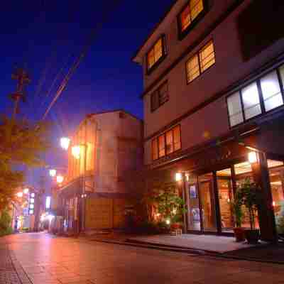 渋温泉 春欄の宿 さかえや Hotel Exterior