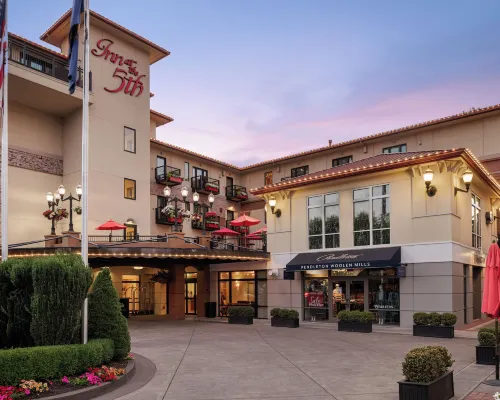Inn at the 5th Hotels in Eugene