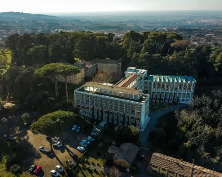 فيّا كافاليتي فنادق في جروتافيراتا