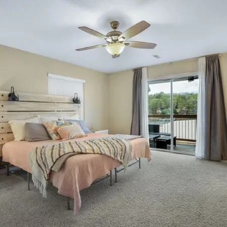 Amazing Updated Ledges Condo-- Lakefront 3 BR/2BA Unit w/ Cove View