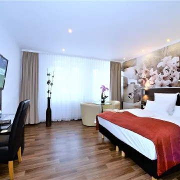 Ascot Hotel