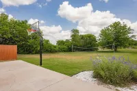 The Porch- A cozy stay just 5 mi to BU/Magnolia/Downtown Hotels in Robinson