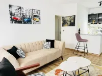 Lux Suites Tatu City Vacation House