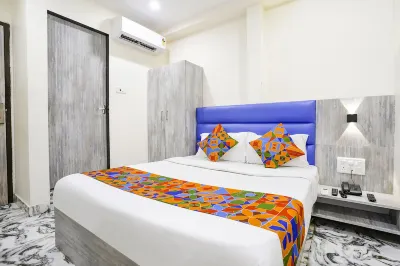 FabExpress Good Luck Residency - Nr Nesco Exhibition Center Hotels near Botanical Garden