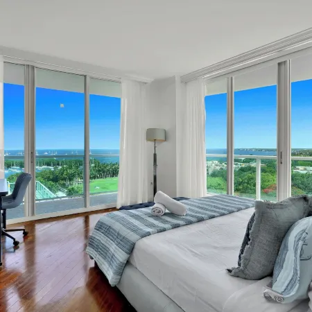 SF Tropical Paradise - Spacious 3/3