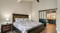 Spectacular Hilltop Home WResort Like Backyard