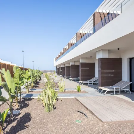 Esmeralda Cotillo Homes by Livvo