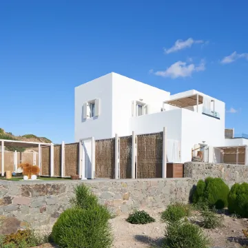 Volcano Luxury Suites Milos - Adults Only