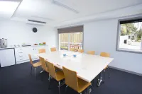 Altitude Motel Apartments - واي فاي