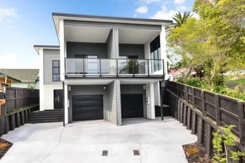 Central Park Gemini Apartments Hotels in Hamilton