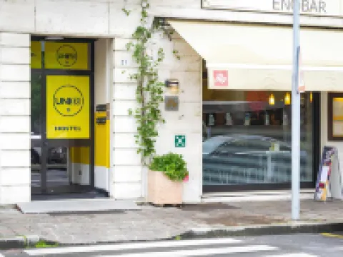 ウニホ ホステル パヴィーアのホテル