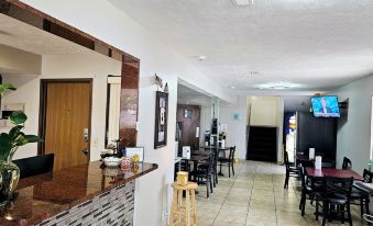Budgetel Inn & Suites