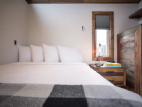 Bay Point Landing Hotels in Coos Bay