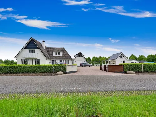 Tasteful Villa in Didam with Garden