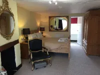 Longs Hotel & Inn Hotels near Toddington Baptist Church