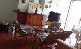 6Guests-Skiing-Mountainviews-Fireplace-Freeparking