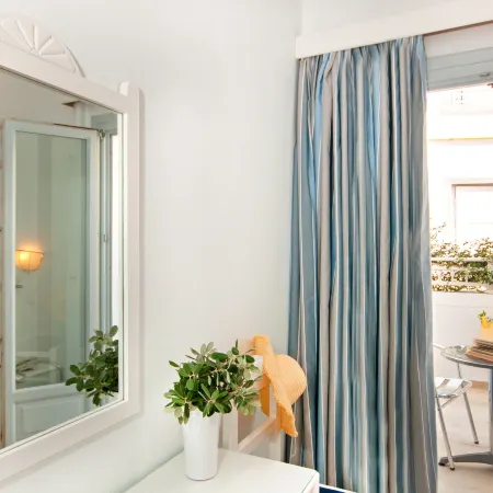 Glaros Hotel