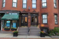 Maverick Suites at 402 Columbus Ave Hotell i South End