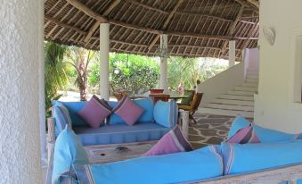 Deluxe Villa with Garden Pool with Service Staff 150mt from the Sea