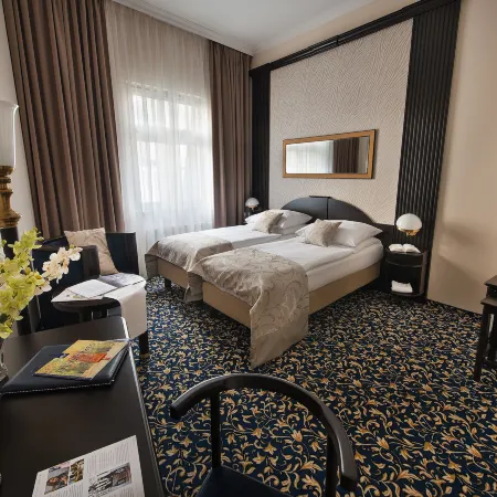 EA Hotel Royal Esprit Отели рядом с достопримечательностью «Башня Генри»