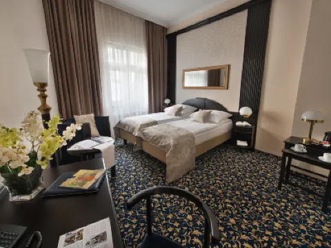 EA Hotel Royal Esprit Hotels near Henry's Tower