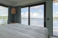 โรงแรมริเวียร่า โรงแรมใน